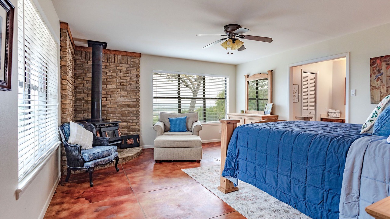 Photo of Bedroom in Valley Mills