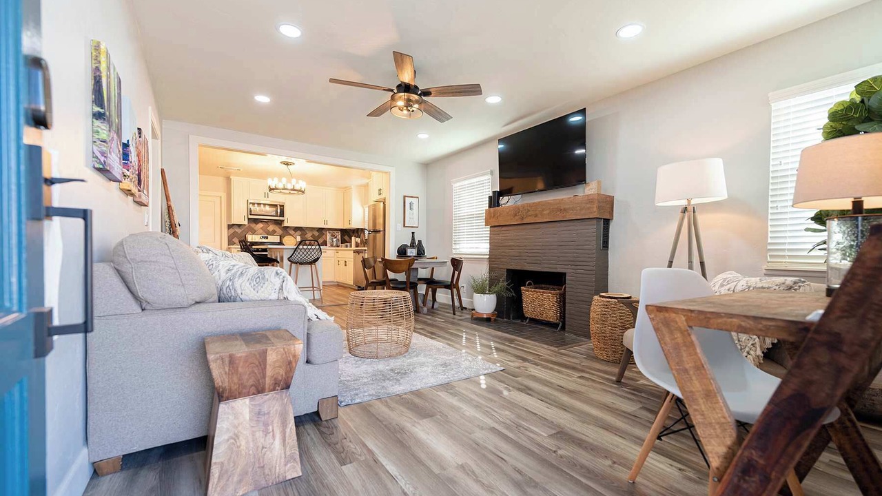 Photo of Livingroom in Exeter