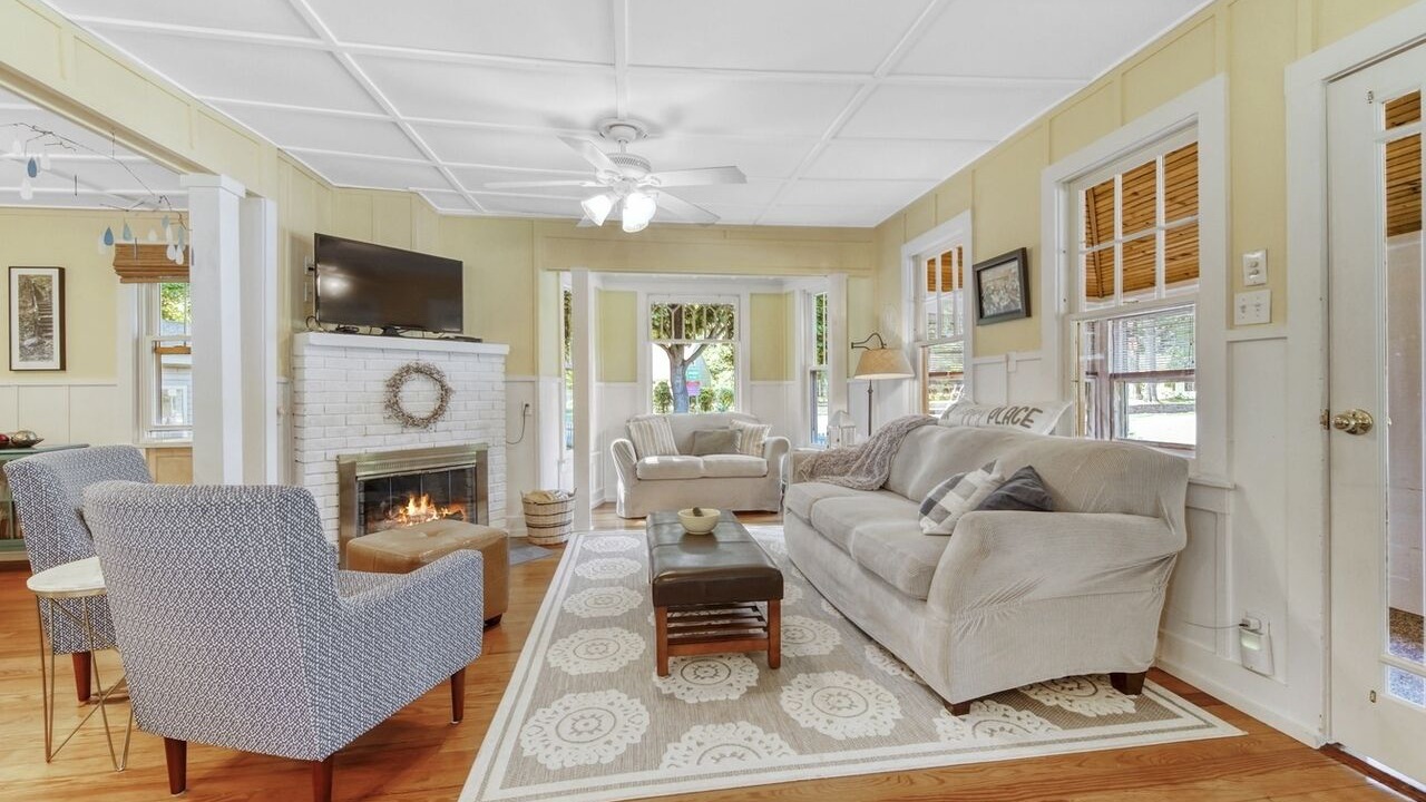 Photo of Livingroom in Saugatuck