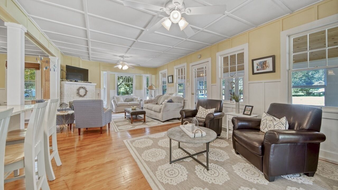 Photo of Livingroom in Saugatuck