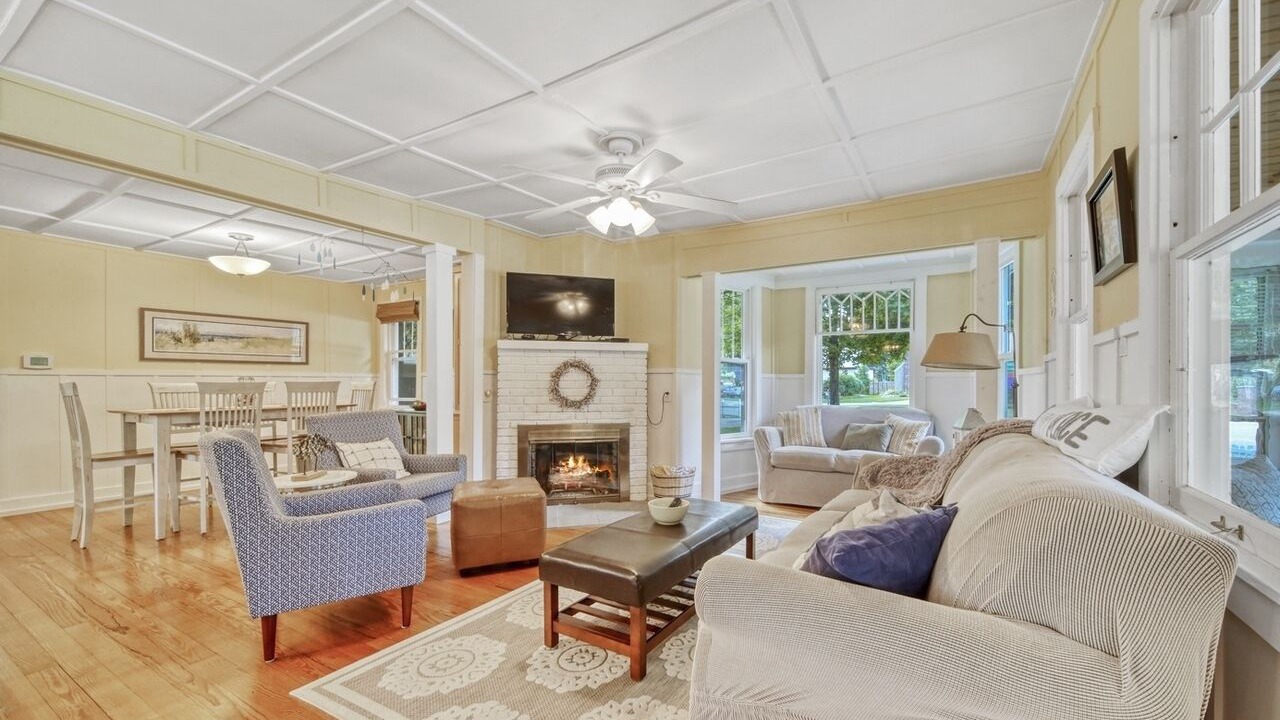 Photo of Livingroom in Saugatuck