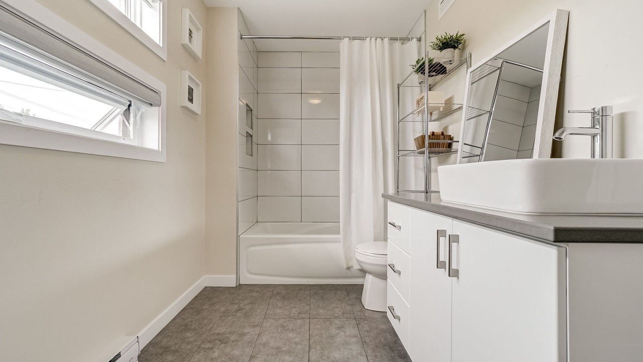 Photo of Bathroom in Downtown Gatineau