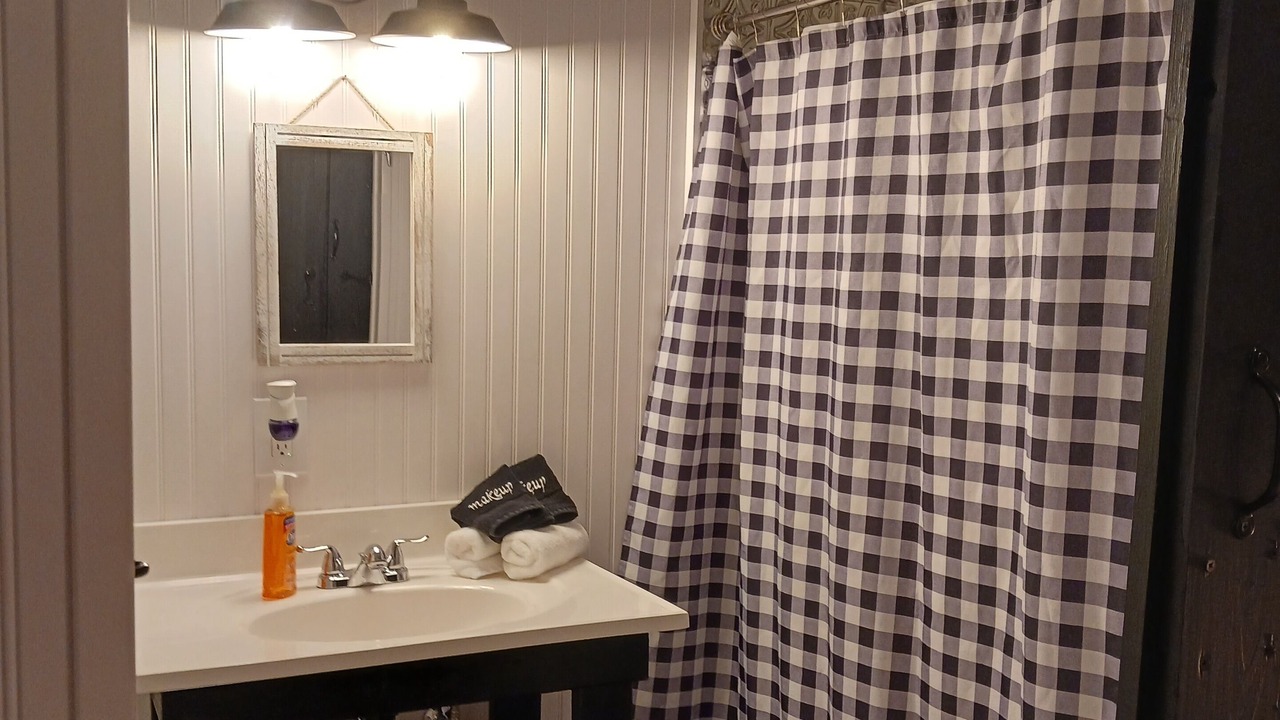 Photo of Bathroom in Colmesneil