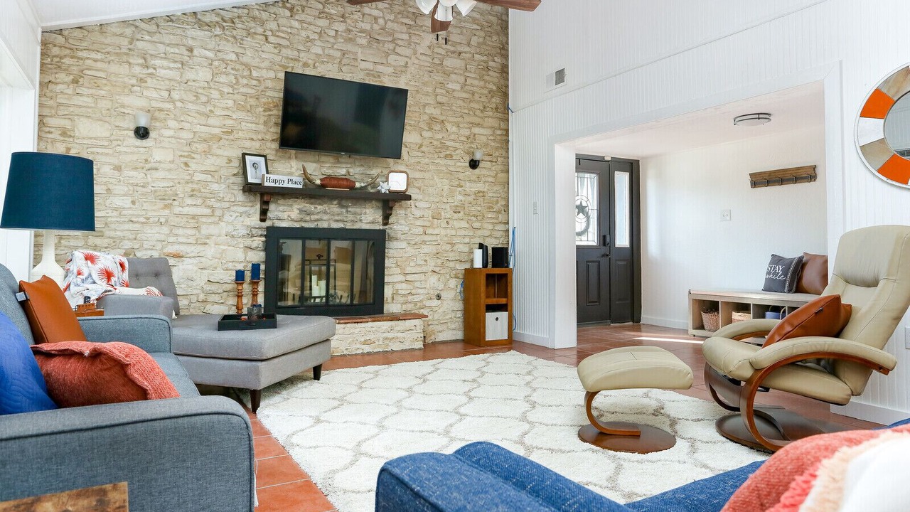 Photo of Livingroom in Converse