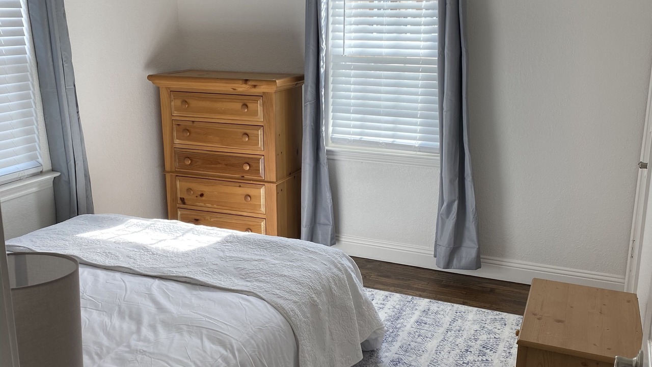 Photo of Bedroom in South Arlington