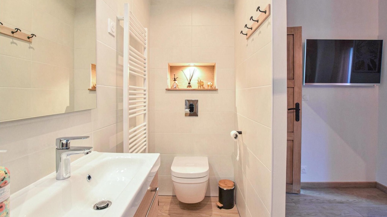 Photo of Bathroom in Angerville-l'Orcher