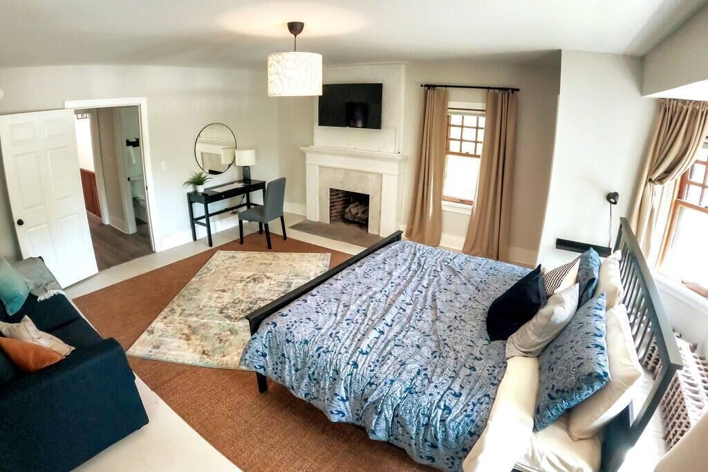 Photo of Bedroom in Lower East Side