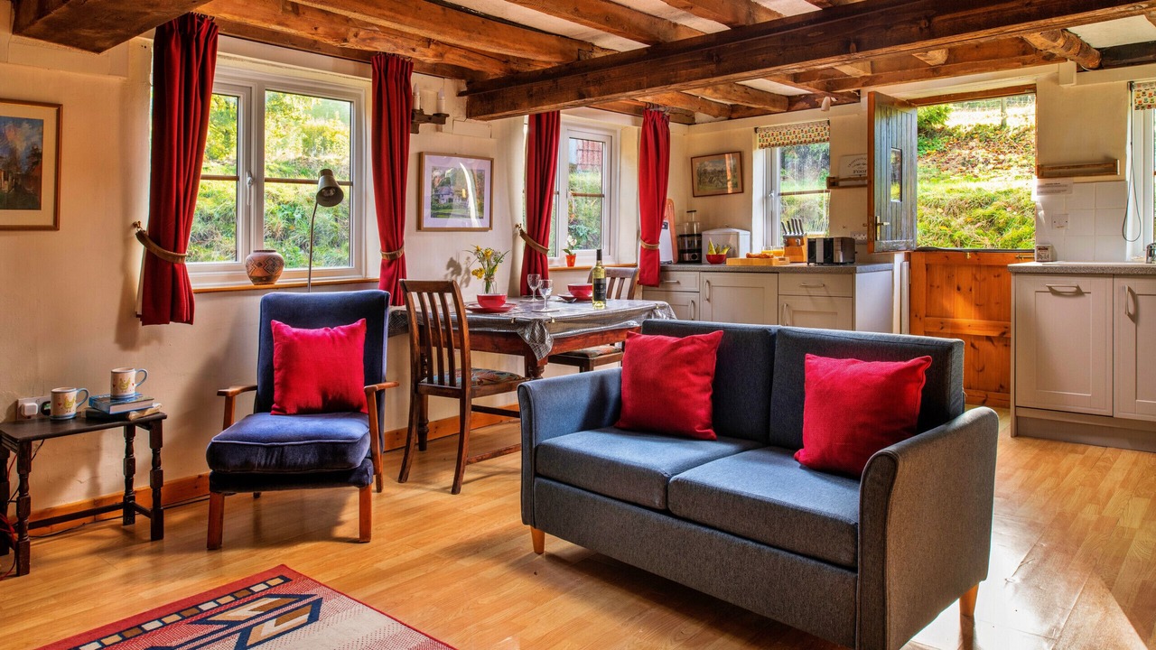 Photo of Livingroom in Tirabad