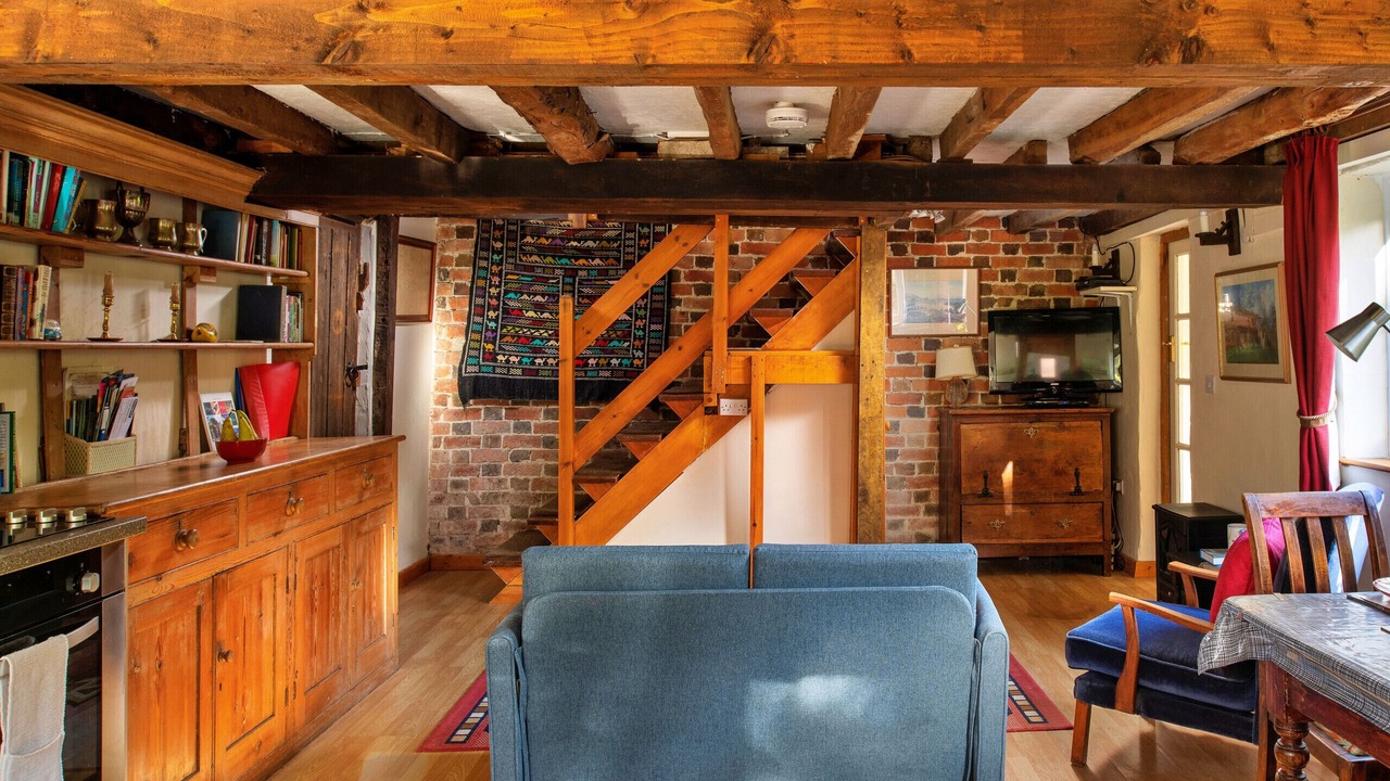 Photo of Livingroom in Tirabad