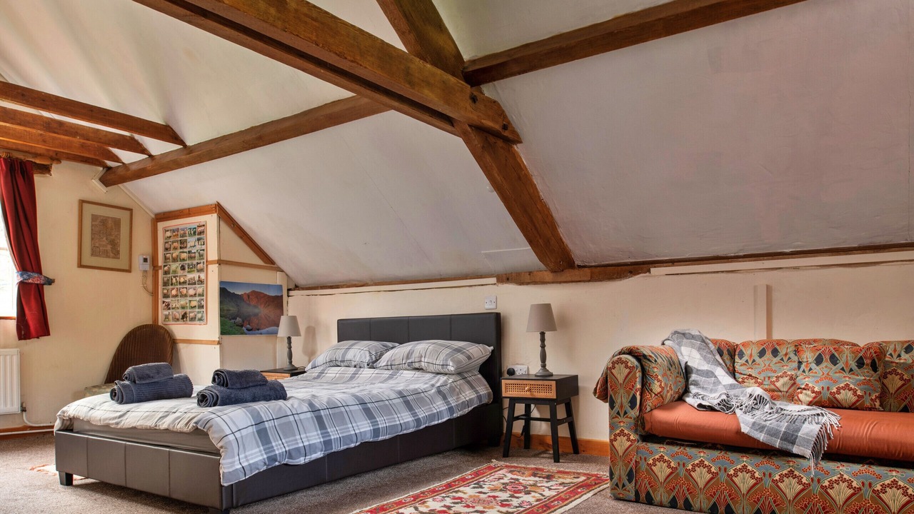 Photo of Bedroom in Tirabad