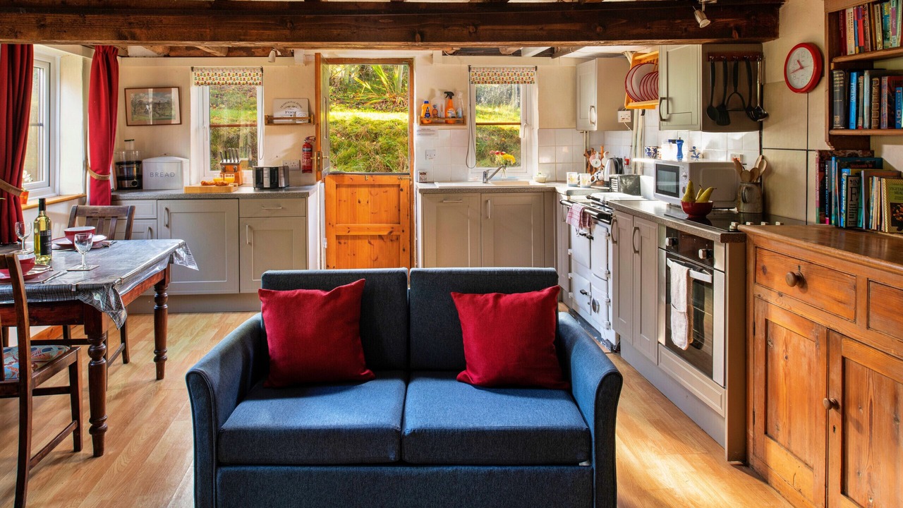 Photo of Livingroom in Tirabad