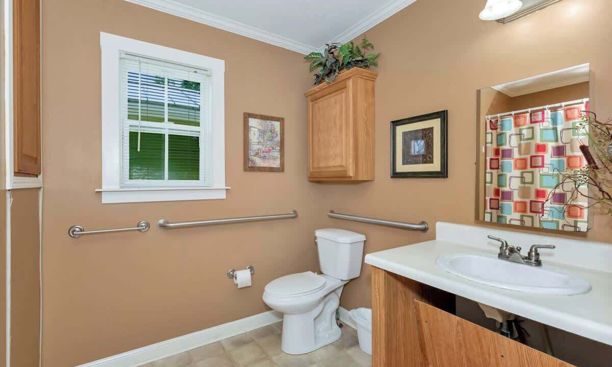 Photo of Bathroom in Langston