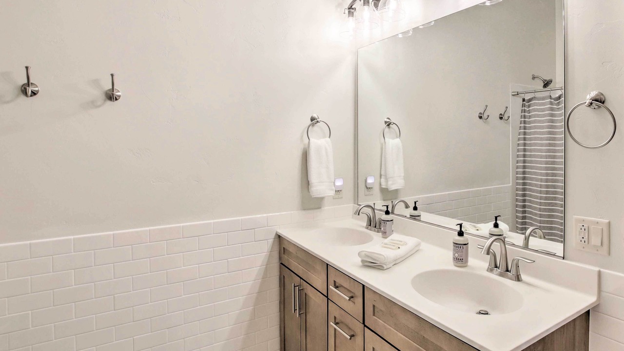 Photo of Bathroom in Pipe