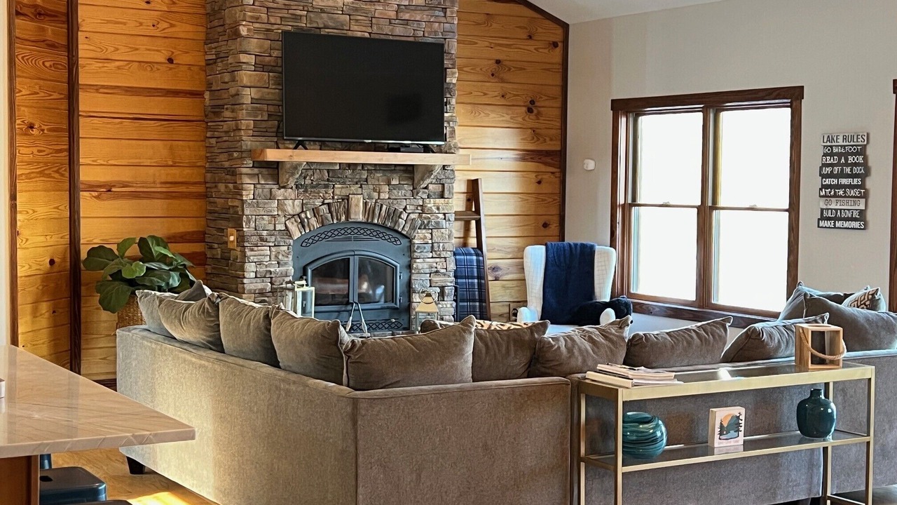 Photo of Livingroom in Arrow Point