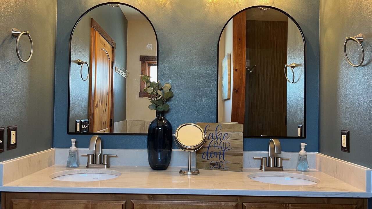 Photo of Bathroom in Arrow Point