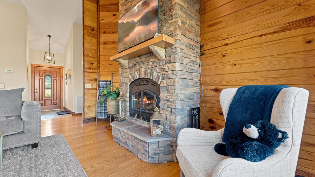 Photo of Livingroom in Arrow Point