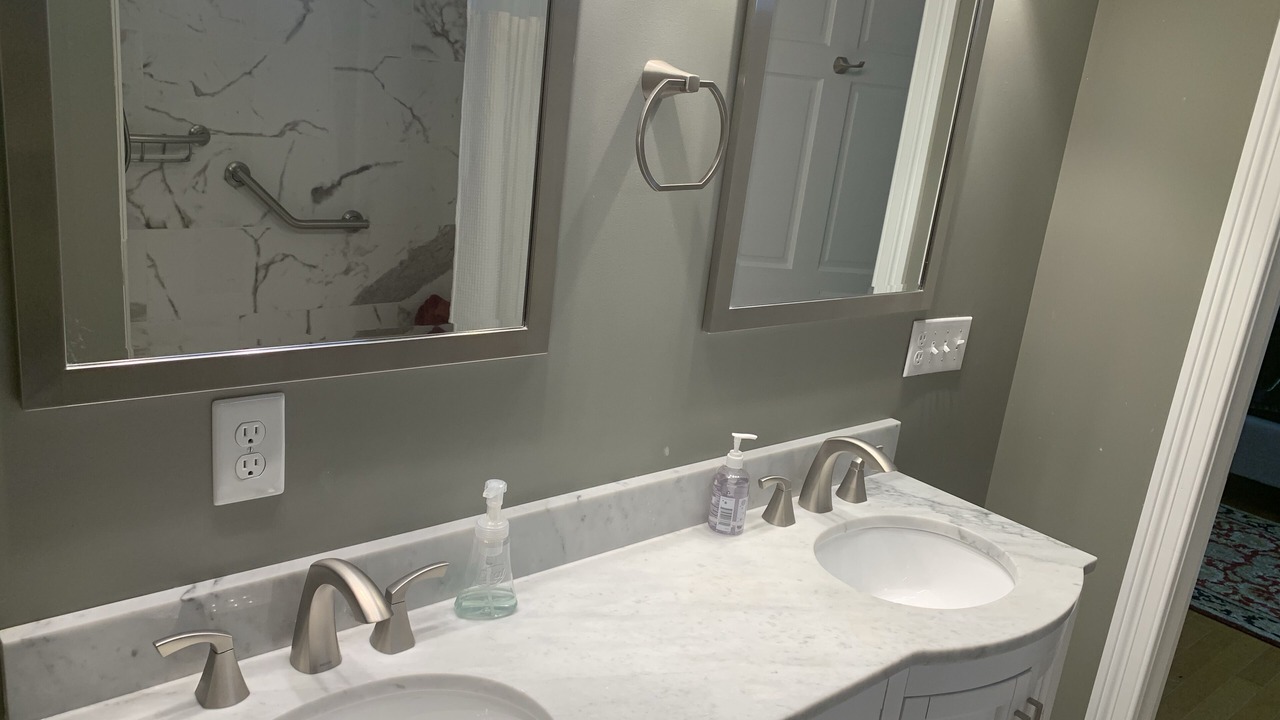 Photo of Bathroom in Pittsburg