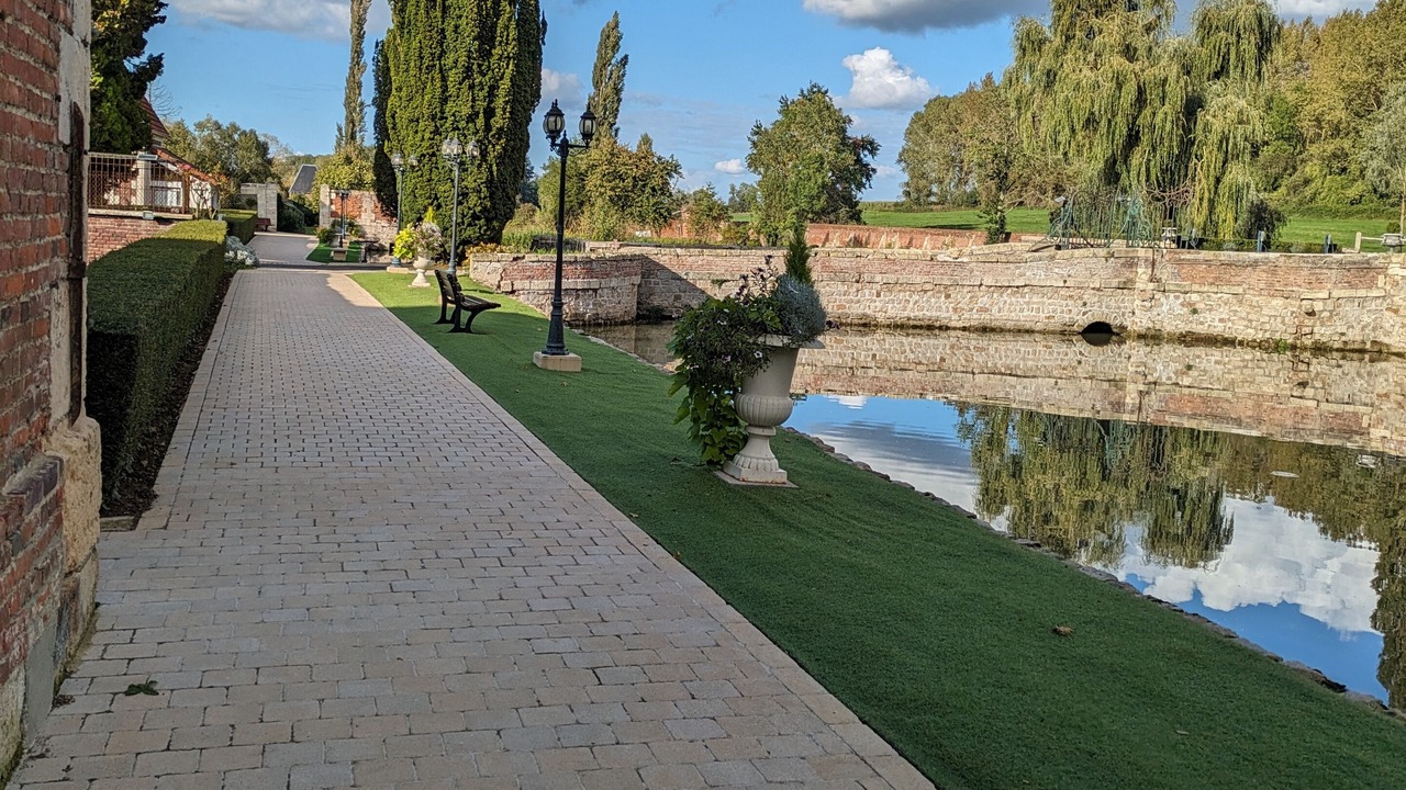 Photo of Outdoor in Quesmy