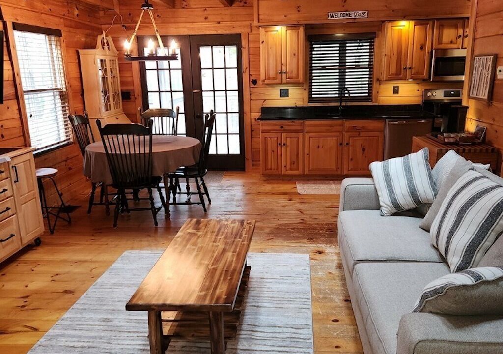 Photo of Livingroom in Warm Springs