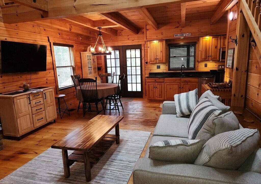 Photo of Livingroom in Warm Springs