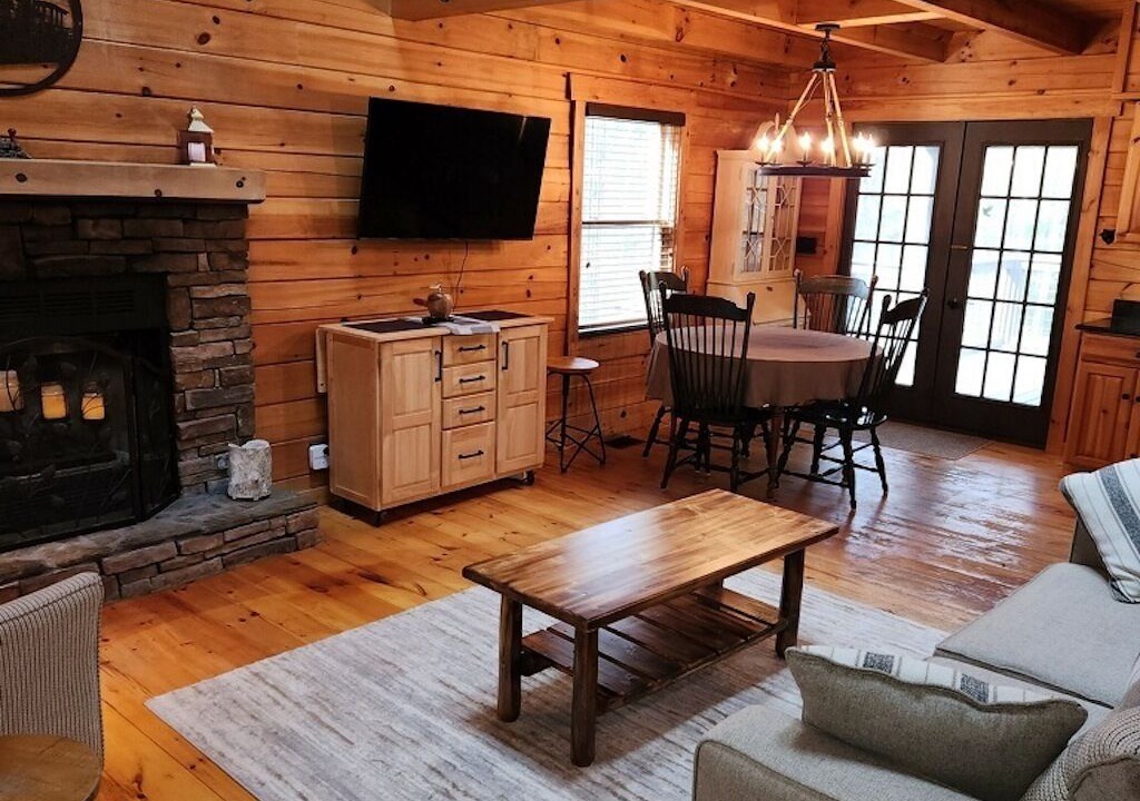 Photo of Livingroom in Warm Springs