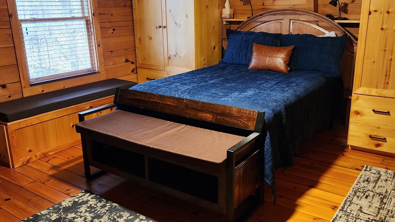 Photo of Bedroom in Warm Springs
