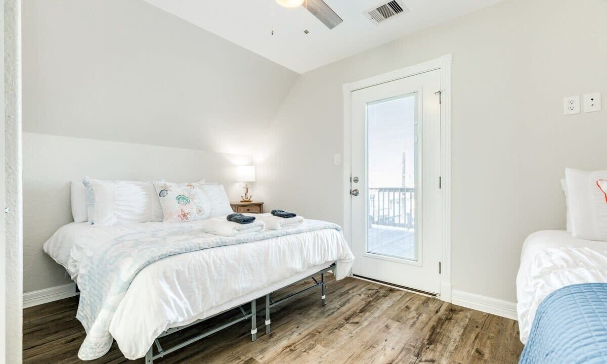 Photo of Bedroom in Surfside Beach
