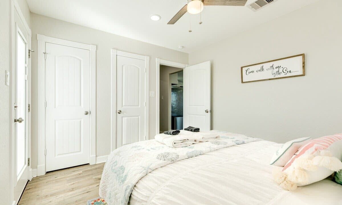Photo of Bedroom in Surfside Beach