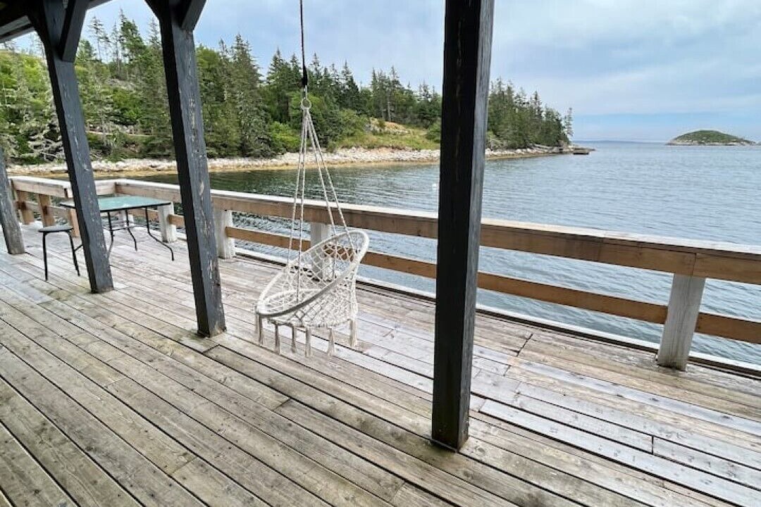 Photo of Patio Balcony in Northwest Cove