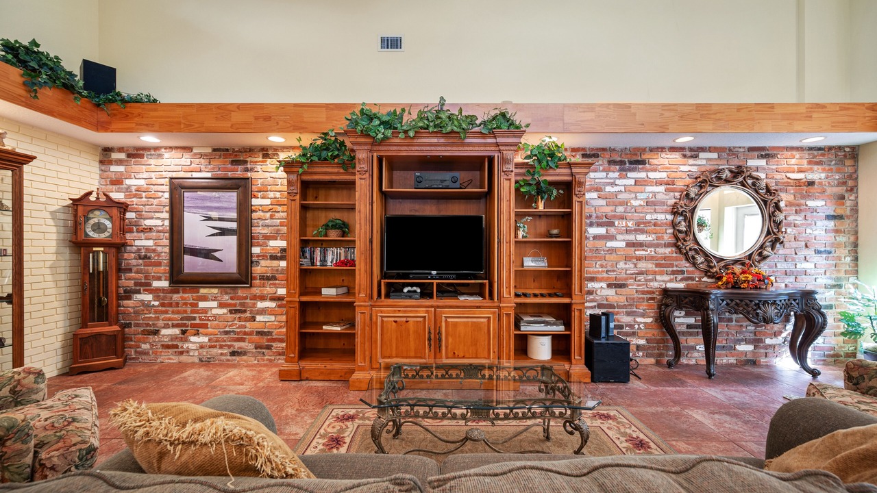 Photo of Livingroom in Cypress Gardens