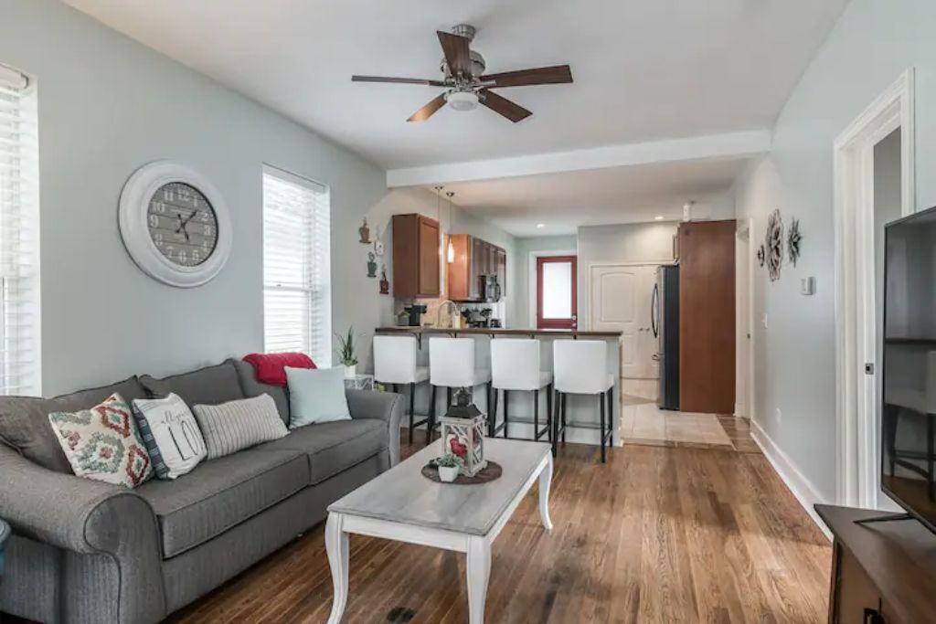 Photo of Livingroom in Jeffersonville