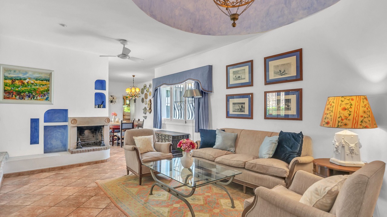 Photo of Livingroom in El Paraiso