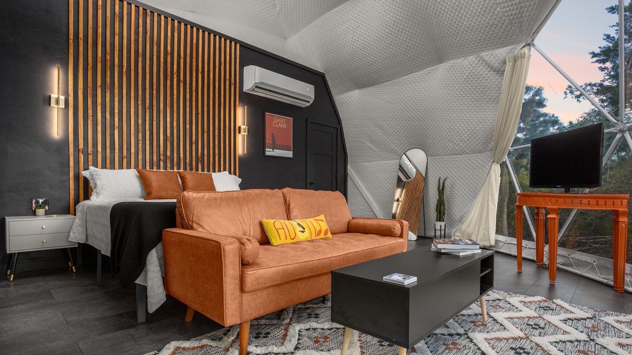 Photo of Livingroom in Big Bee Creek