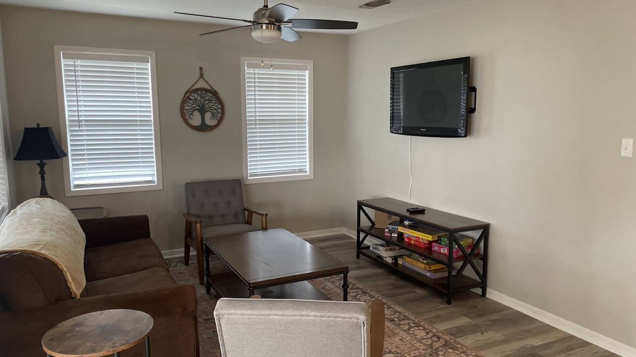 Photo of Livingroom in Tool