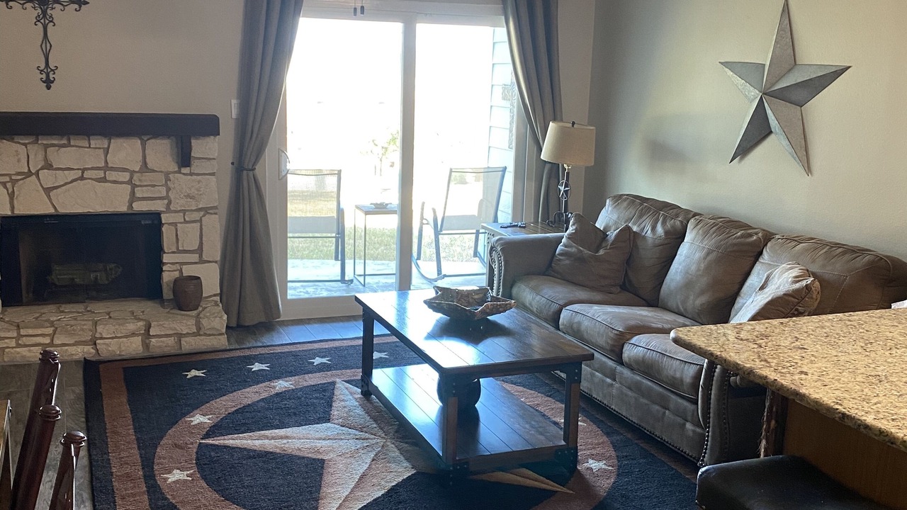 Photo of Livingroom in Canyon Lake
