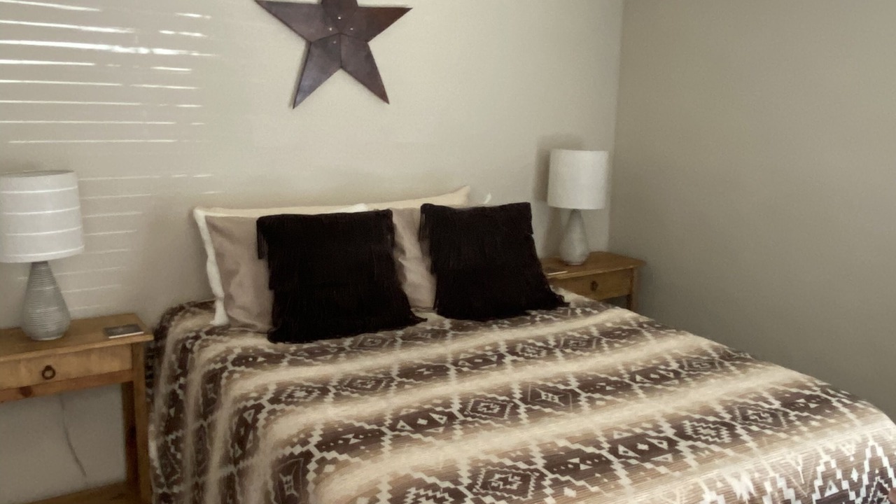 Photo of Bedroom in Canyon Lake