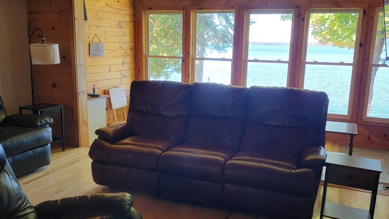 Photo of Livingroom in Portage Lake