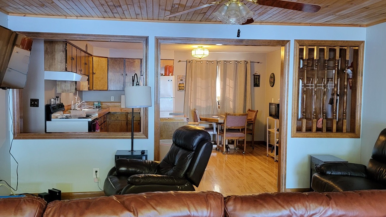 Photo of Livingroom in Portage Lake