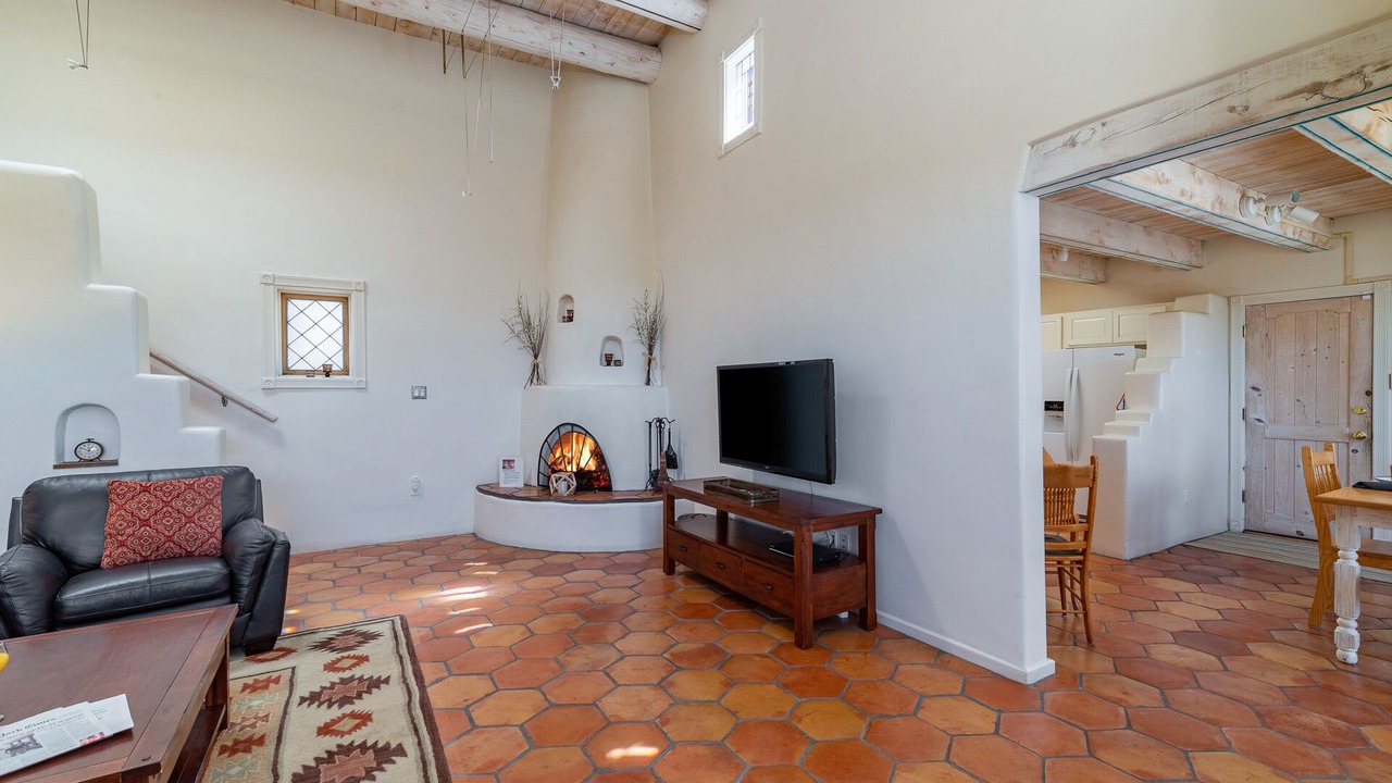 Photo of Livingroom in Northeast Santa Fe