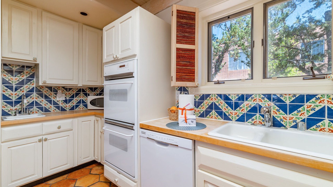 Photo of Kitchen in Northeast Santa Fe