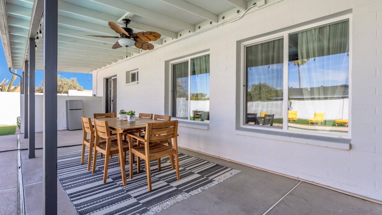 Photo of Outdoor in Paradise Valley Village