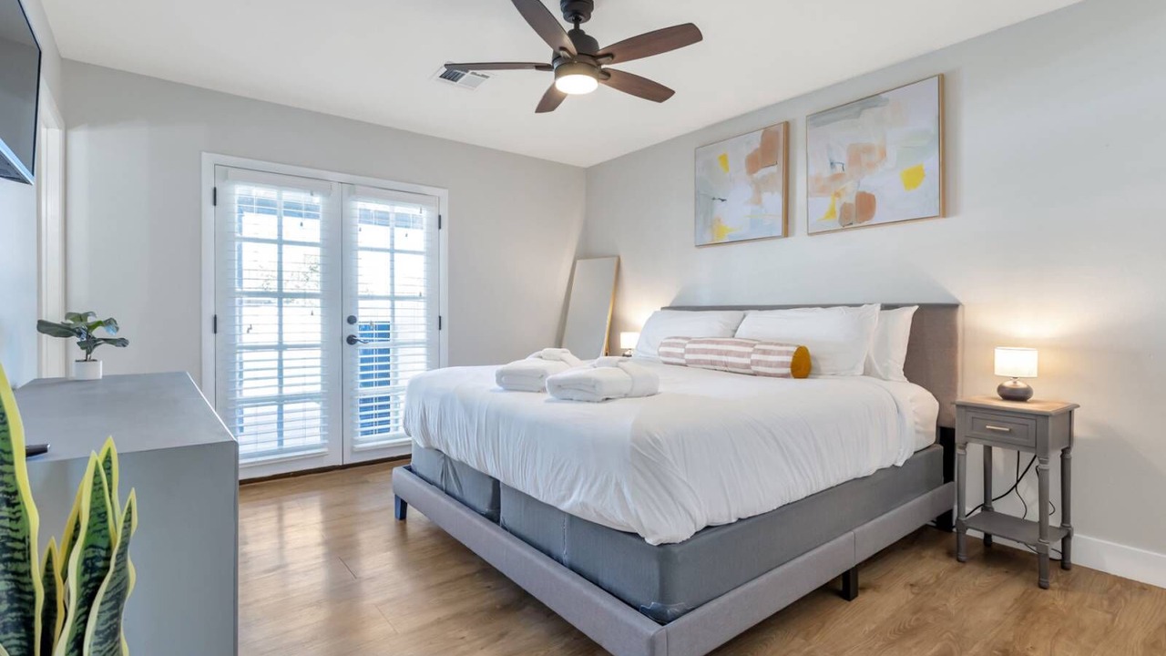 Photo of Bedroom in Paradise Valley Village