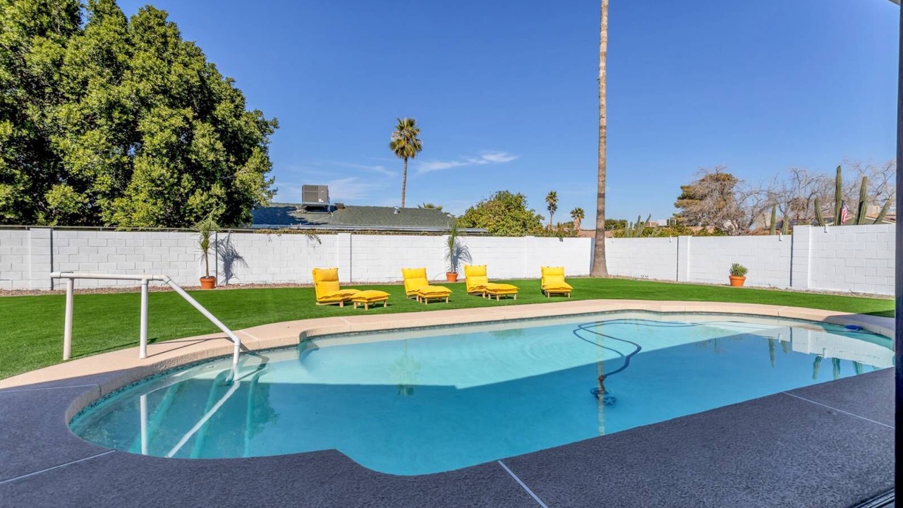 Photo of Outdoor in Paradise Valley Village