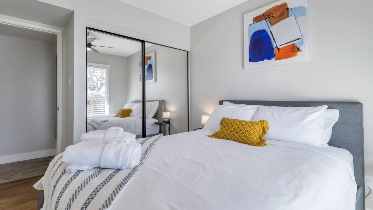 Photo of Bedroom in Paradise Valley Village