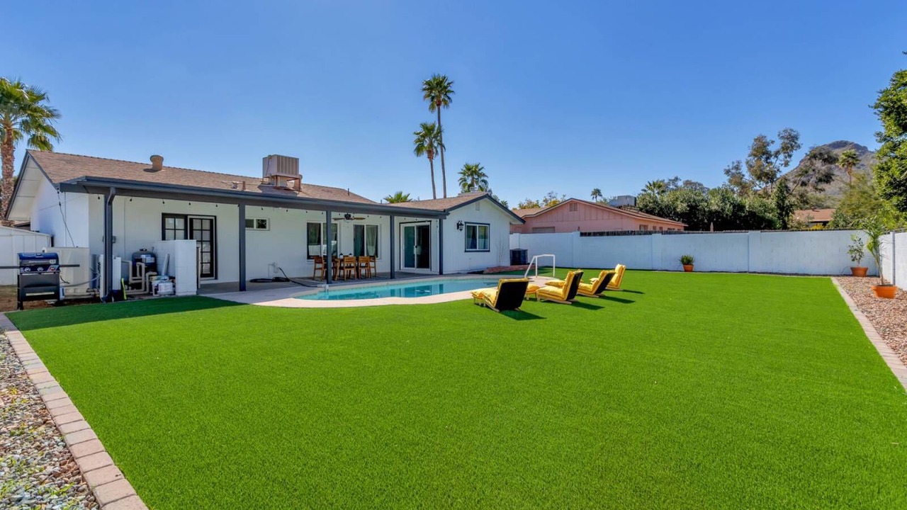 Photo of Outdoor in Paradise Valley Village