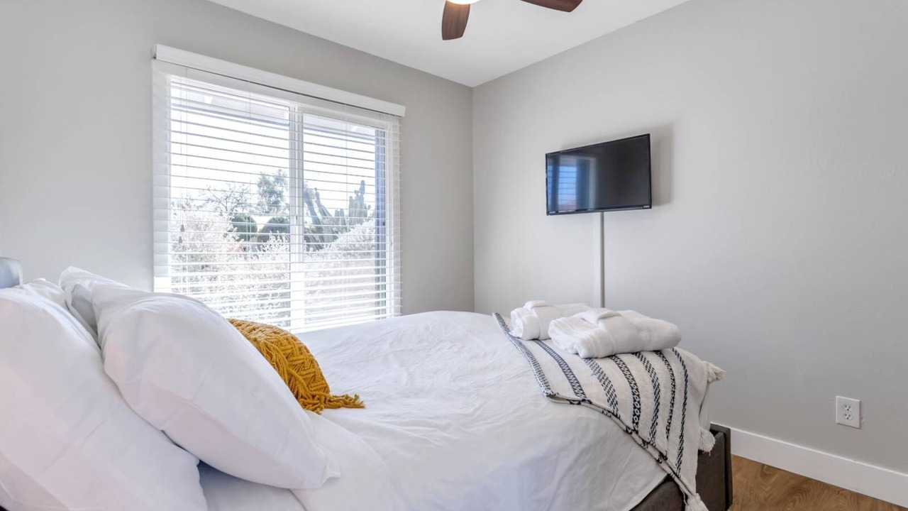 Photo of Bedroom in Paradise Valley Village
