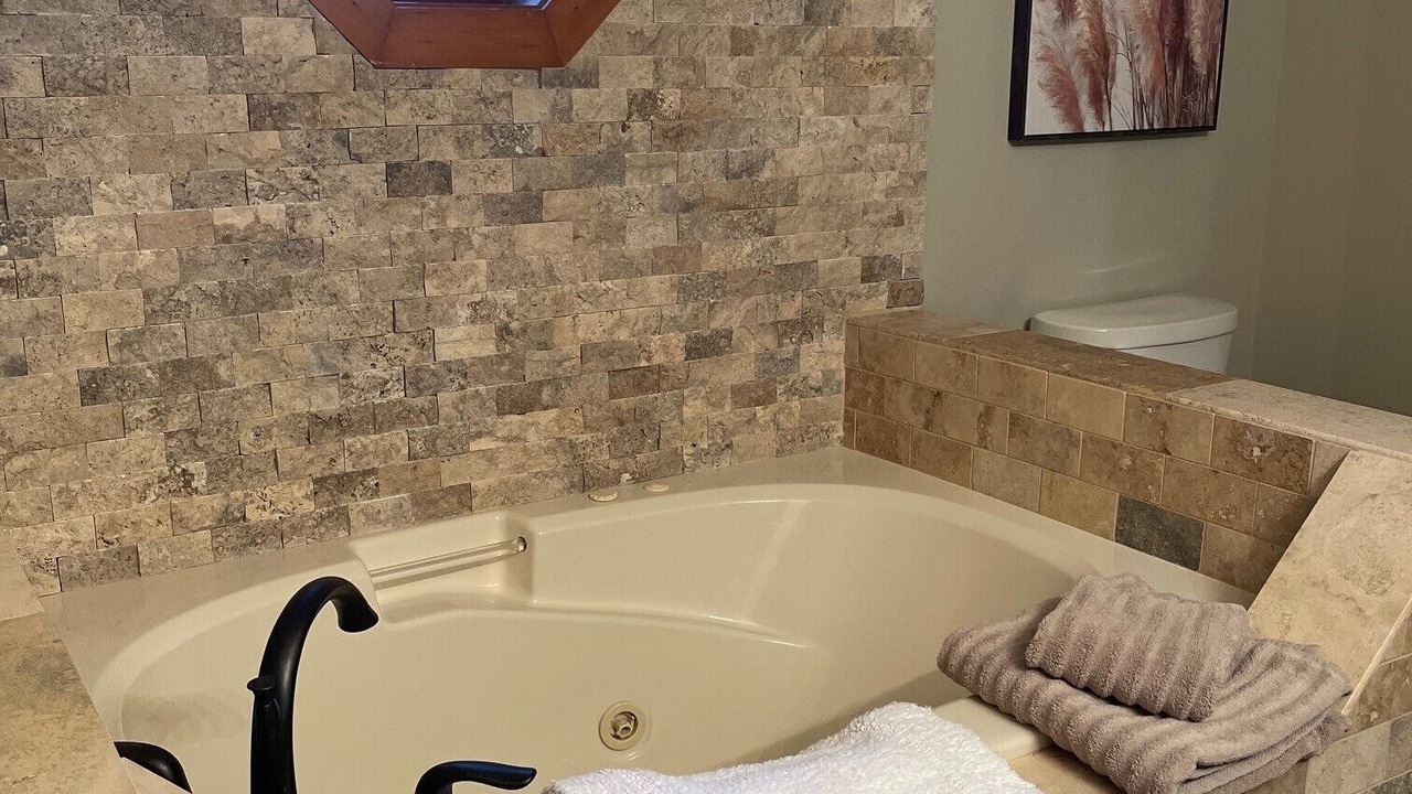 Photo of Bathroom in Linn