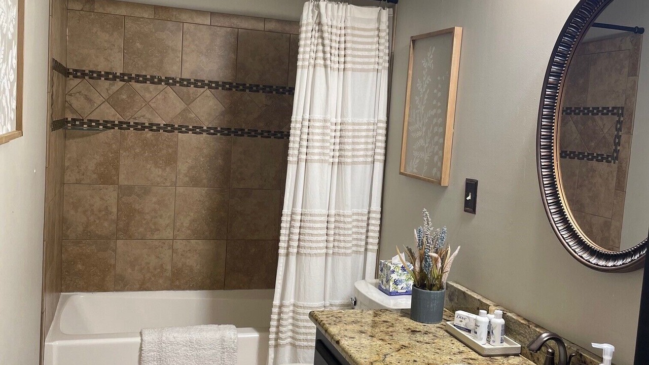 Photo of Bathroom in Linn