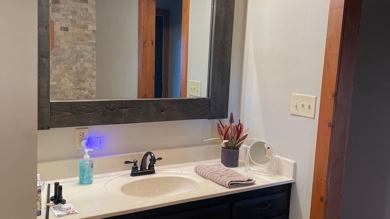 Photo of Bathroom in Linn