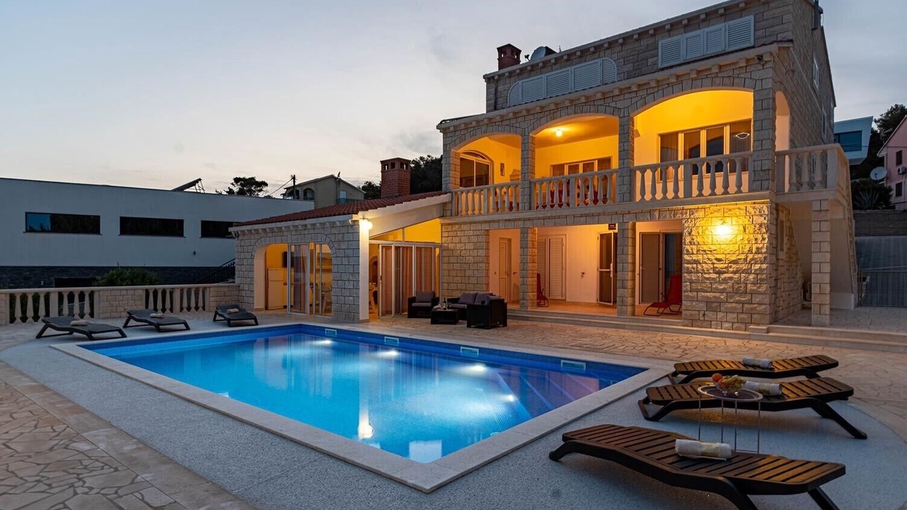 Photo of Outdoor in Potirna